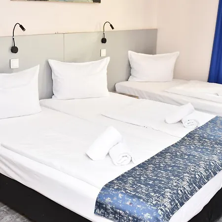 Muenchner Hof Hotel 3*