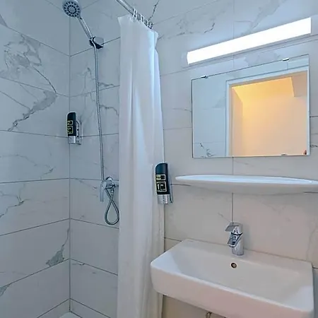 Muenchner Hof - Frankfurt 3*