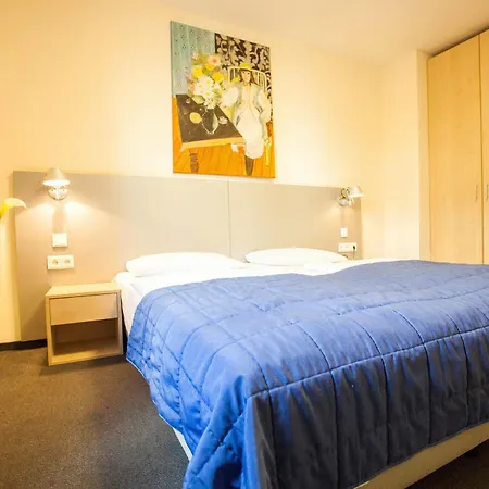 Muenchner Hof - Frankfurt ホテル 3*