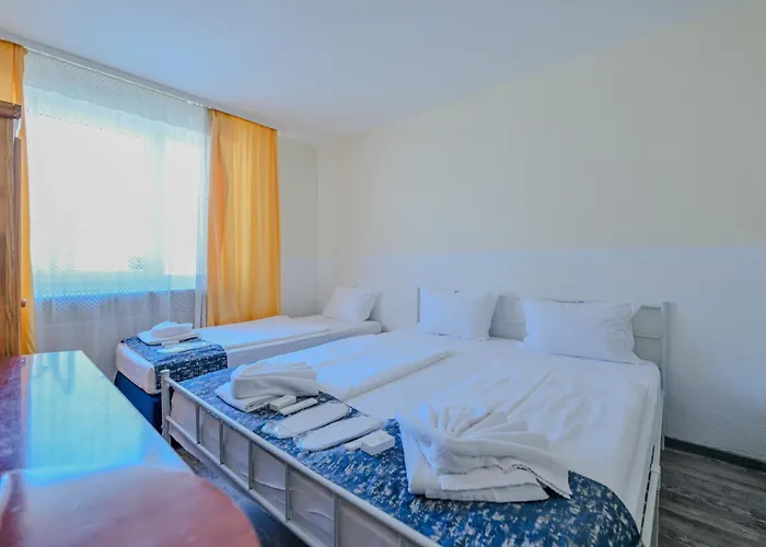 Muenchner Hof Hotel 3*