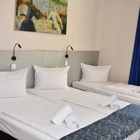 Münchner Hof Hotel 3*