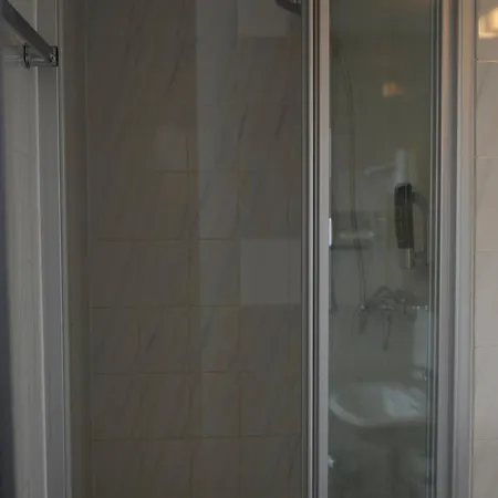 Muenchner Hof Hotel 3*