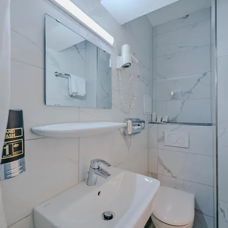 Hotel Muenchner Hof - Frankfurt 3*