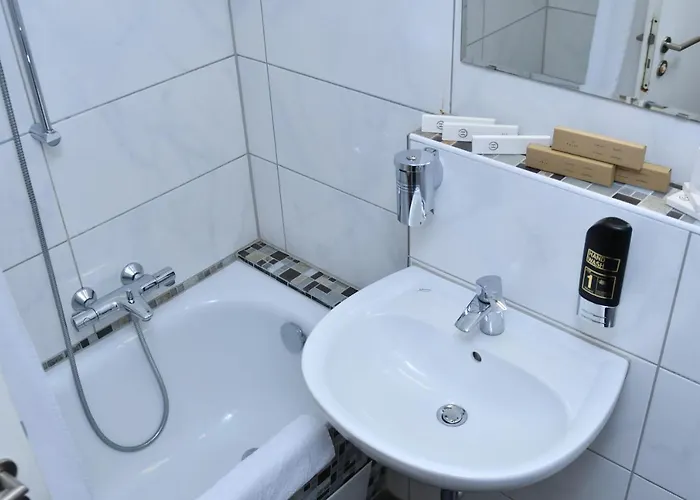 Muenchner Hof 3* Франкфурт-на-Майне