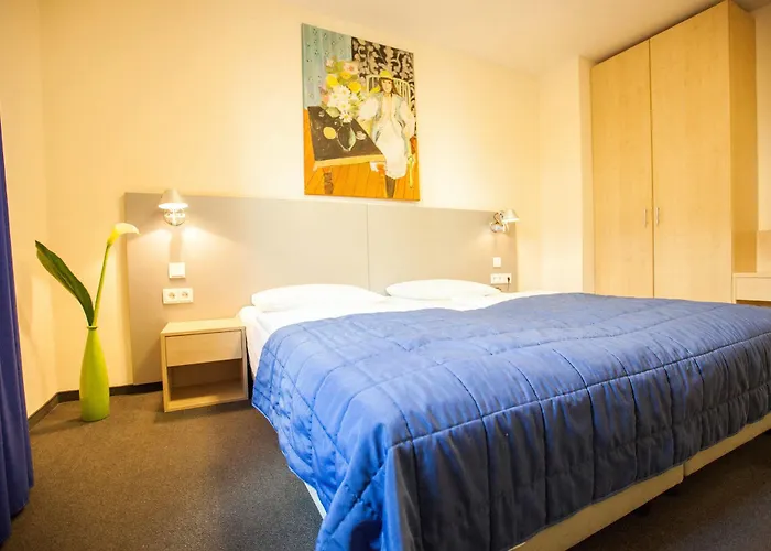 Muenchner Hof Отель 3*