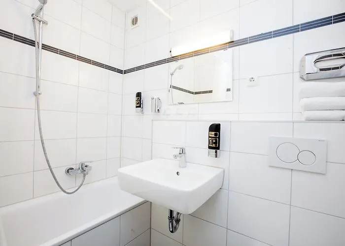 Muenchner Hof Отель Франкфурт-на-Майне